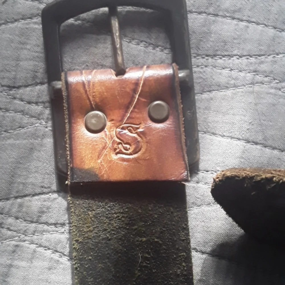 Hand-Tooled Floral Brown Leather Belt with Antique Brass Buckle